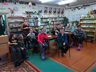 Как говорится, театр начинается с вешалки...