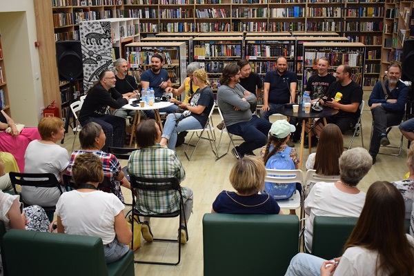 bibl8.4.jpg