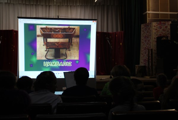 2_Kakoi_narod_igraet_na_takom_muzykalnom_instrumente.jpg